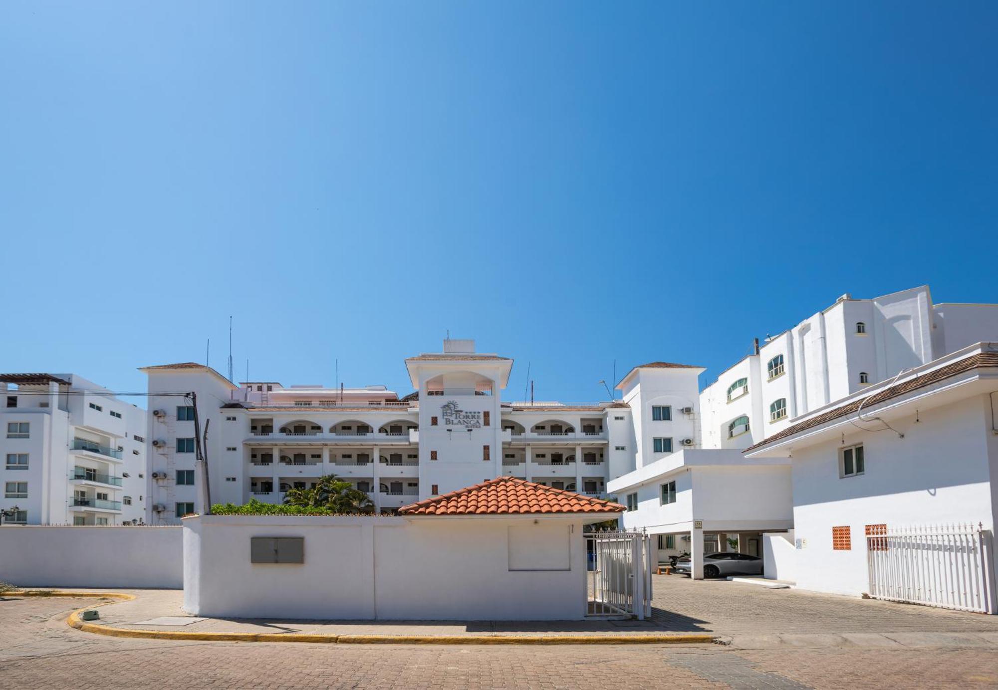 Torreblanca Beach Hotel And Suites Guayabitos - Desayuno Y Comida Incluido Rincon de Guayabitos Bagian luar foto